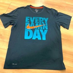 Nike Men’s Dri Fit Shirt Sleeve T-Shirt